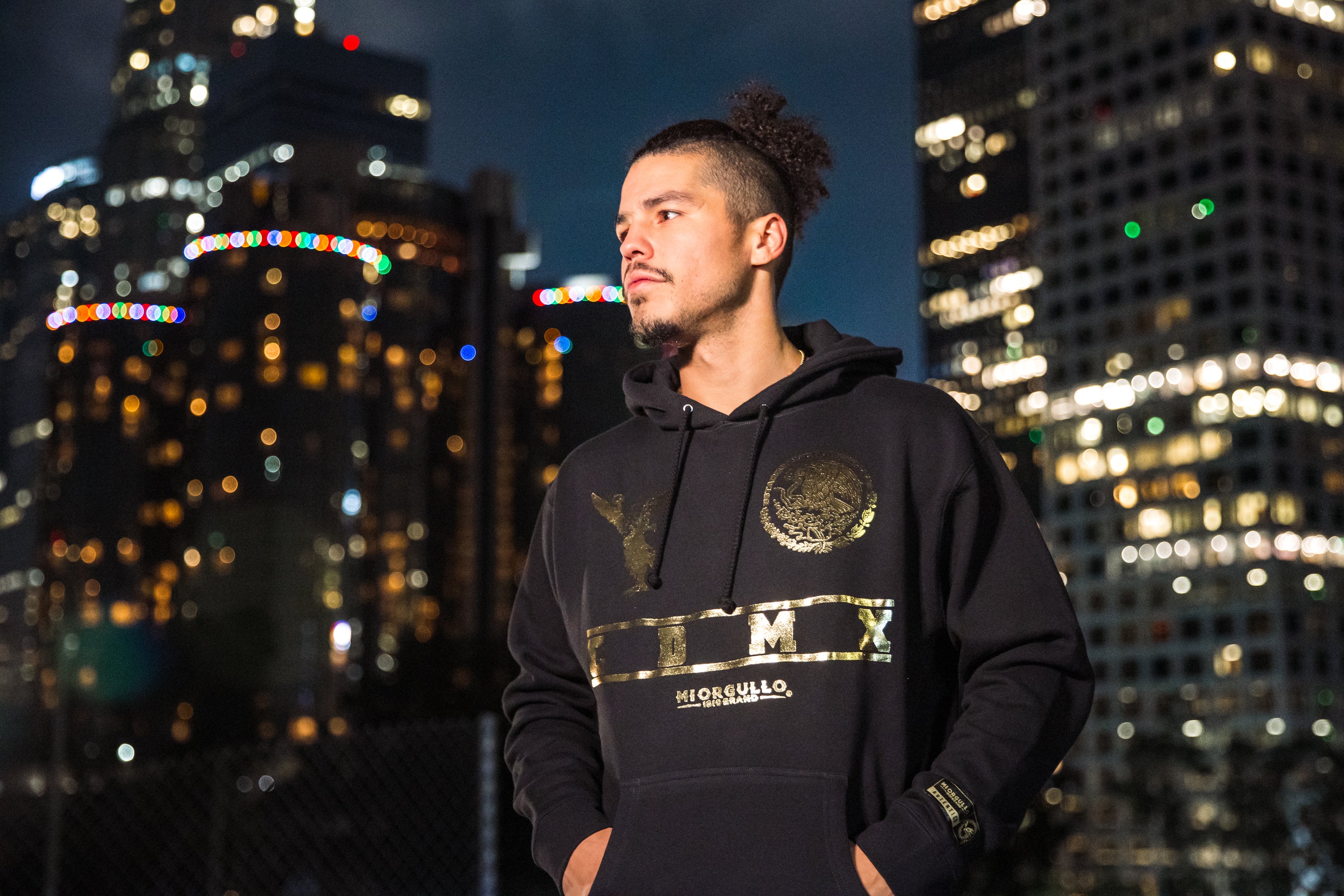 SUDADERA CON CAPUCHA GOLD RUSH CDMX NEGRA PARA HOMBRE