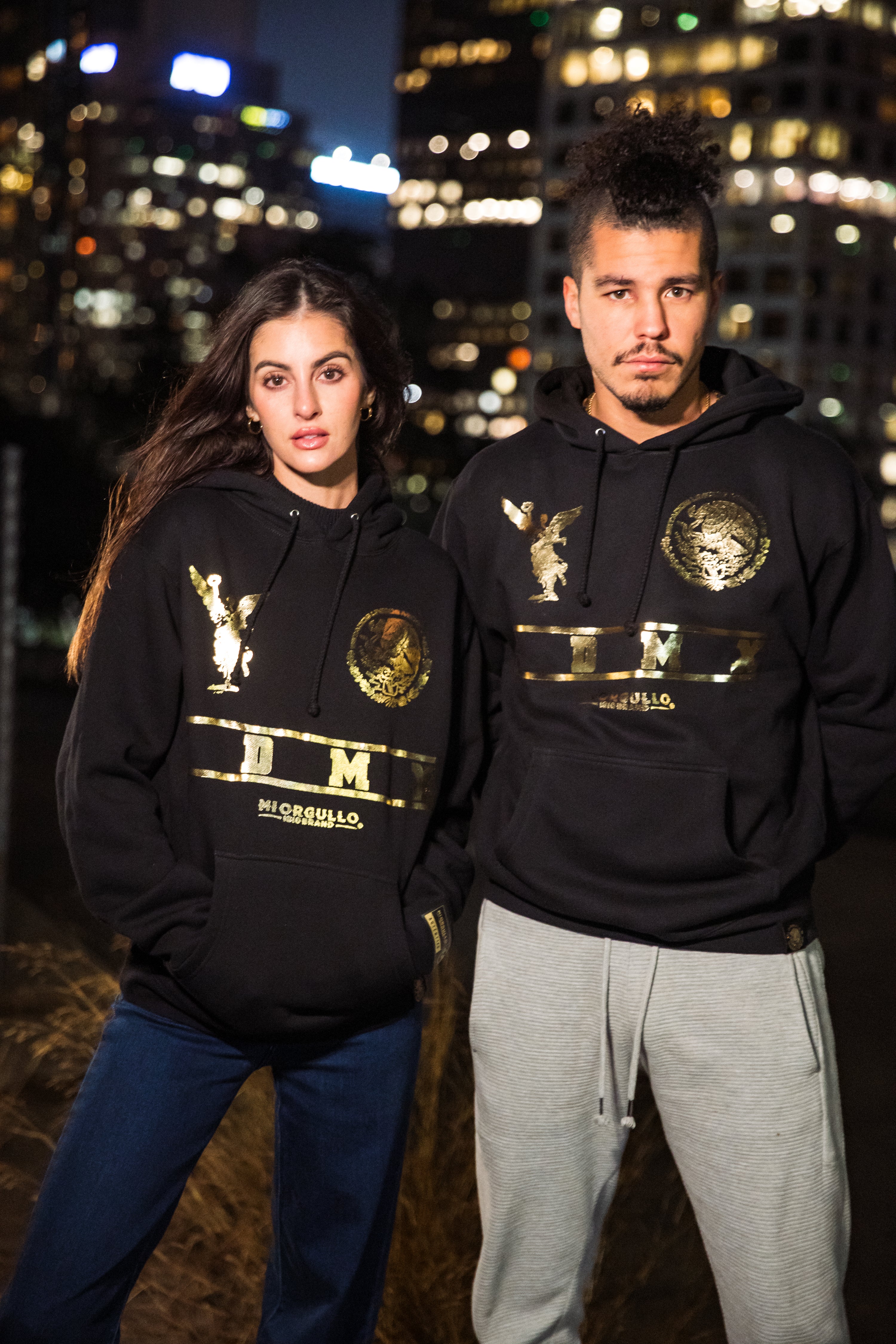 SUDADERA CON CAPUCHA GOLD RUSH CDMX NEGRA PARA HOMBRE