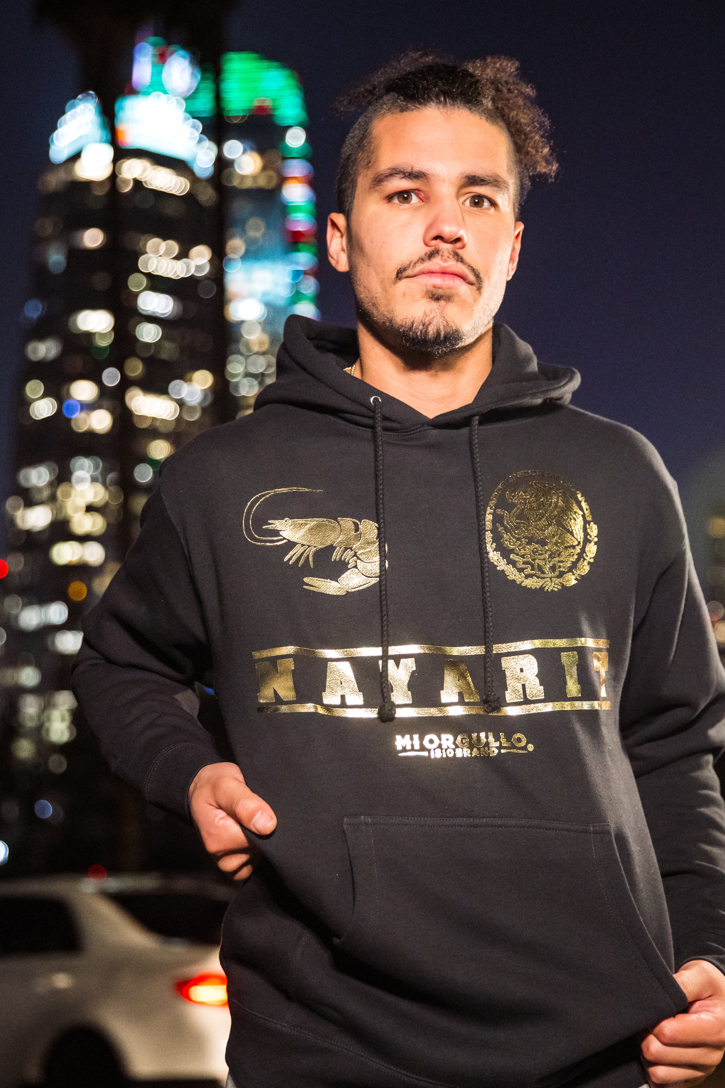 SUDADERA CON CAPUCHA GOLD RUSH NAYARIT PARA HOMBRE NEGRA