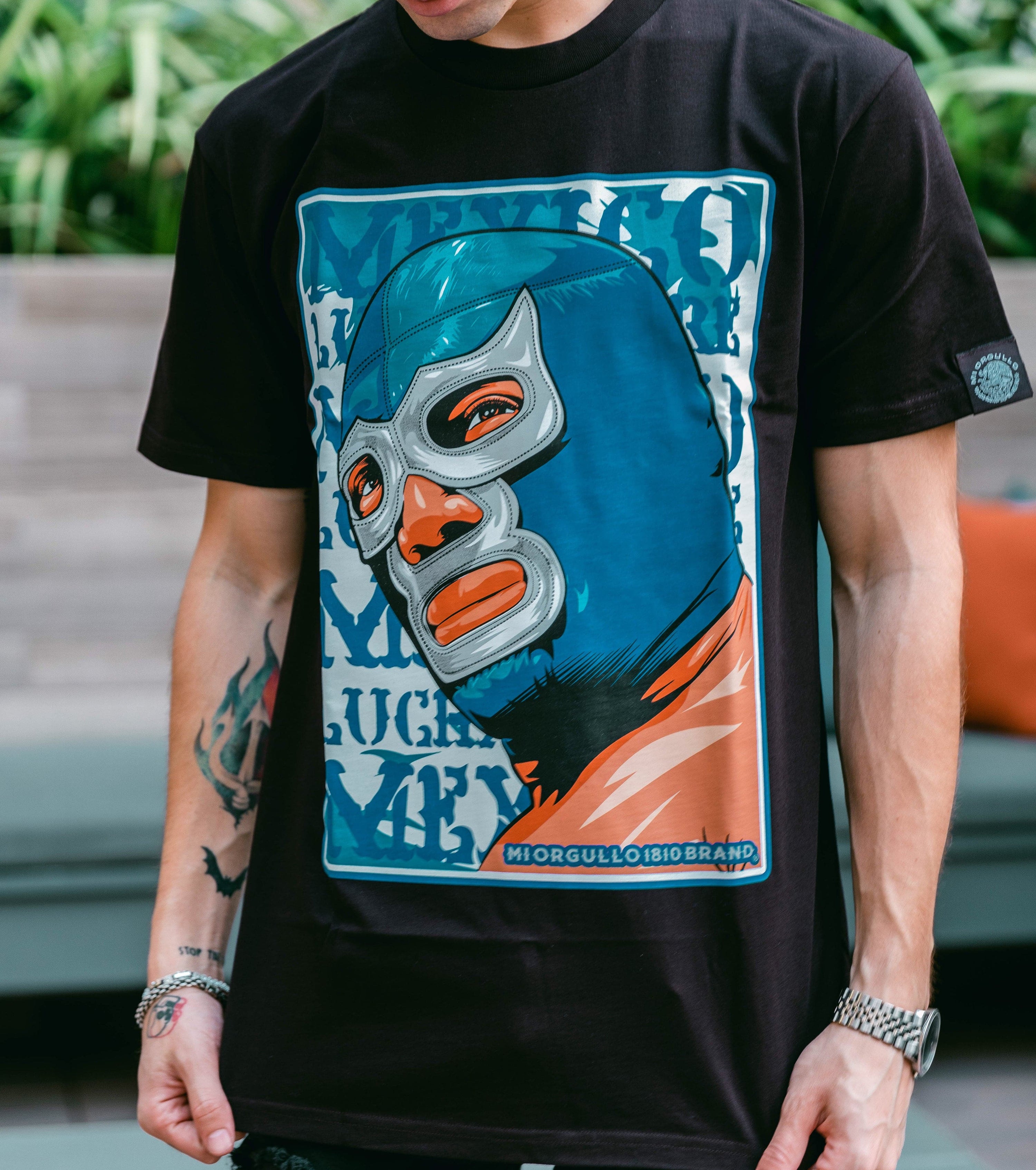 CAMISETA NEGRA AZUL DMN