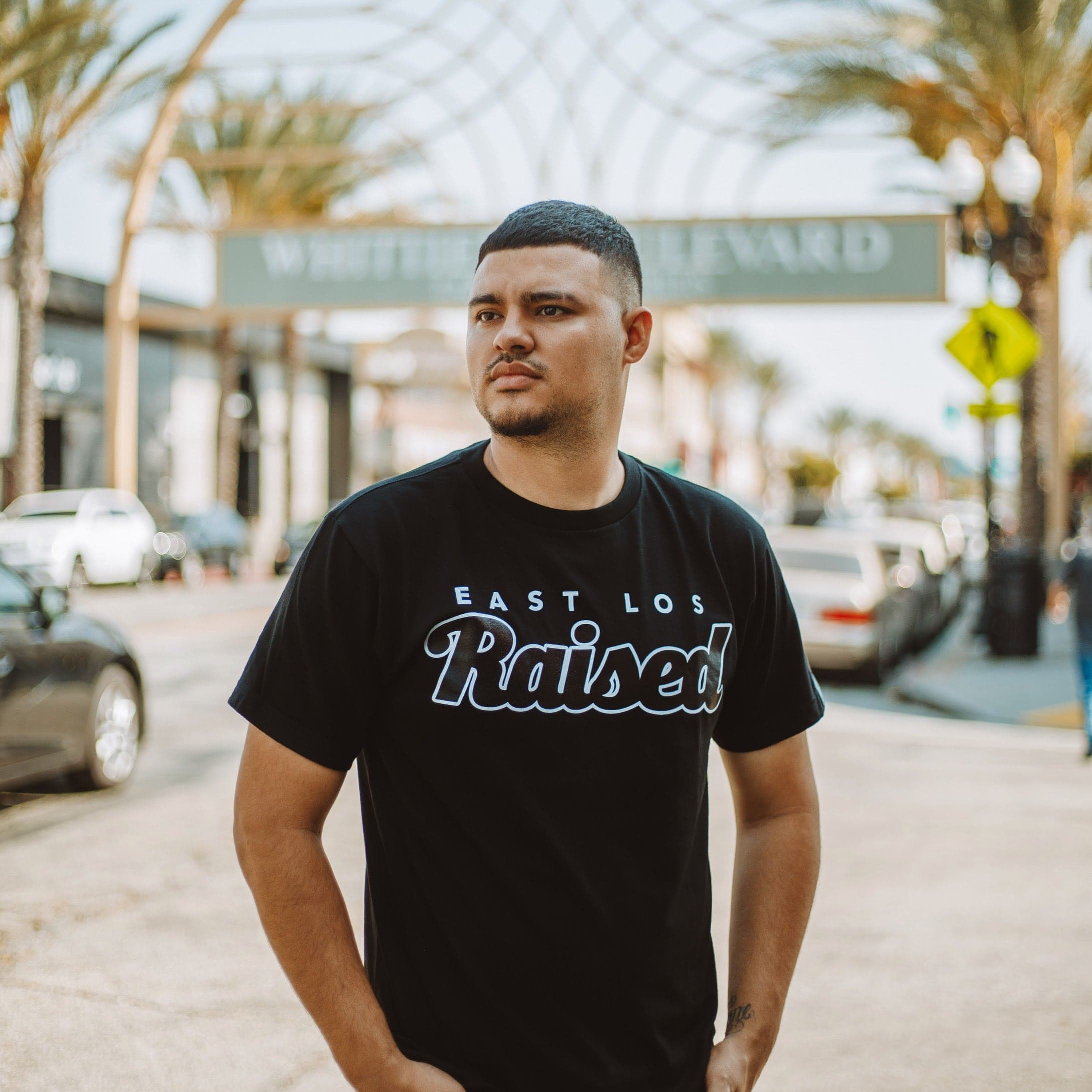 EAST LOS RAISED BLK T-SHIRT
